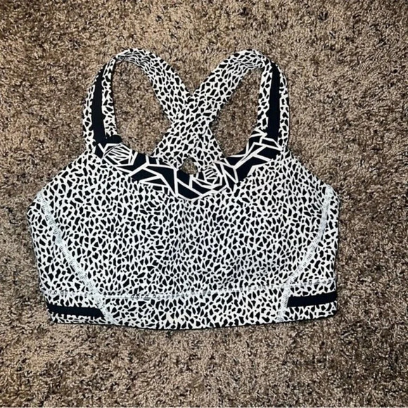 Lululemon Rack Pack Bra size 4 - Picture 1 of 4